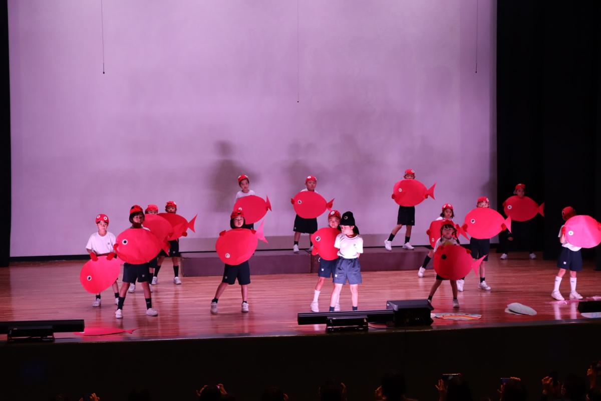 音楽劇「スイミー」～15ひきのかしこいさかなのはなし～