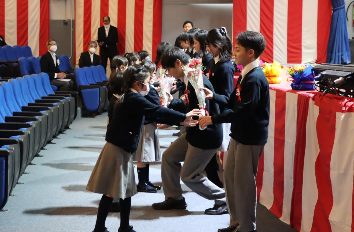 小学部1年生から花束
