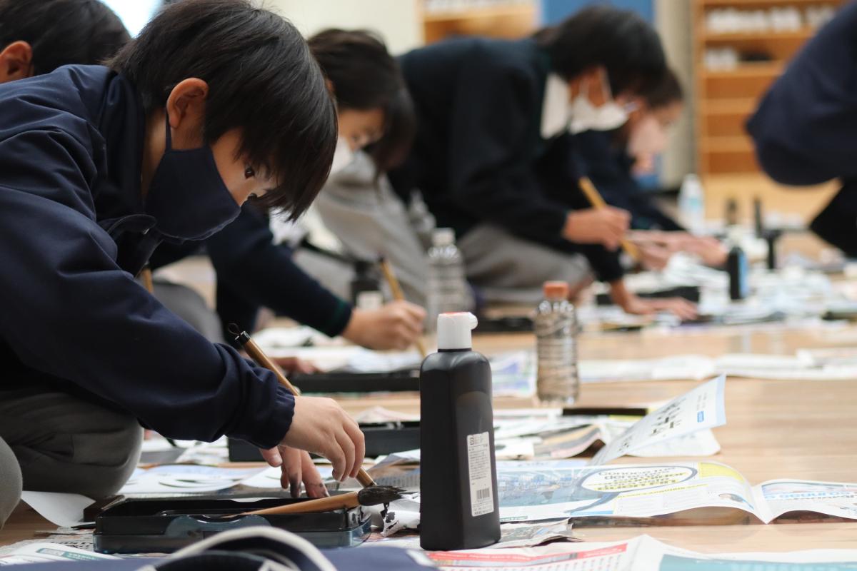 書初め大会　アウディトリオの様子